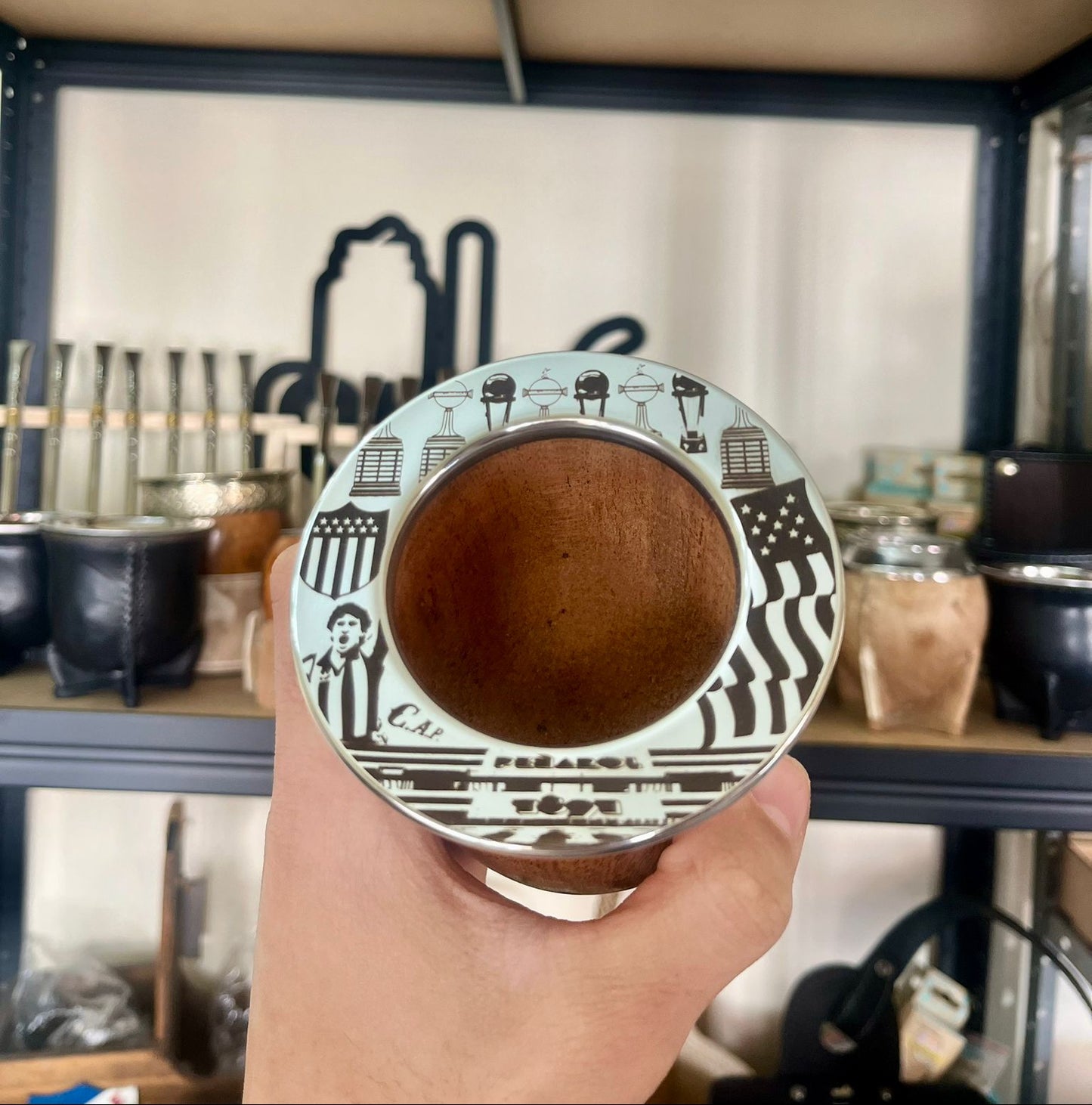 Mate camionero de algarrobo Diseño Premium - Peñarol