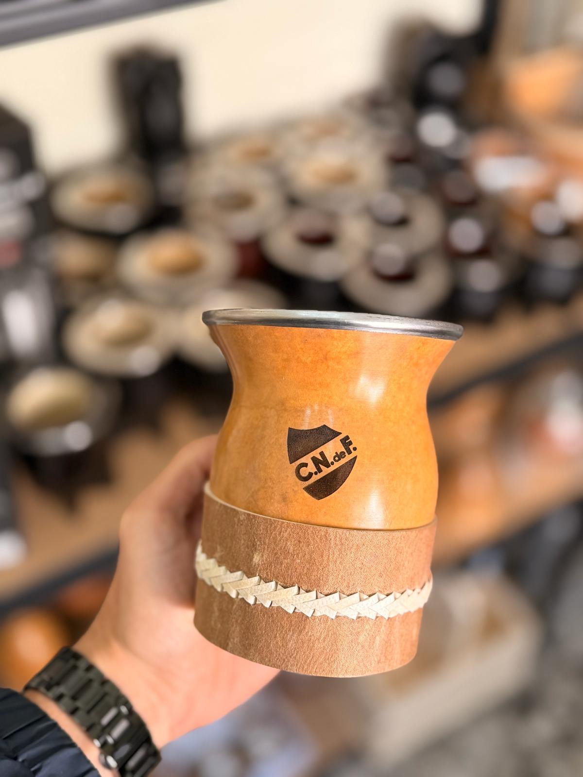 Mate criollo con virola + posamate con costura