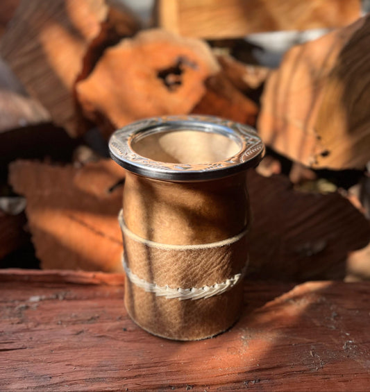 Mate camionero pulido virola acero Cincelado con posamate de cuero con costura