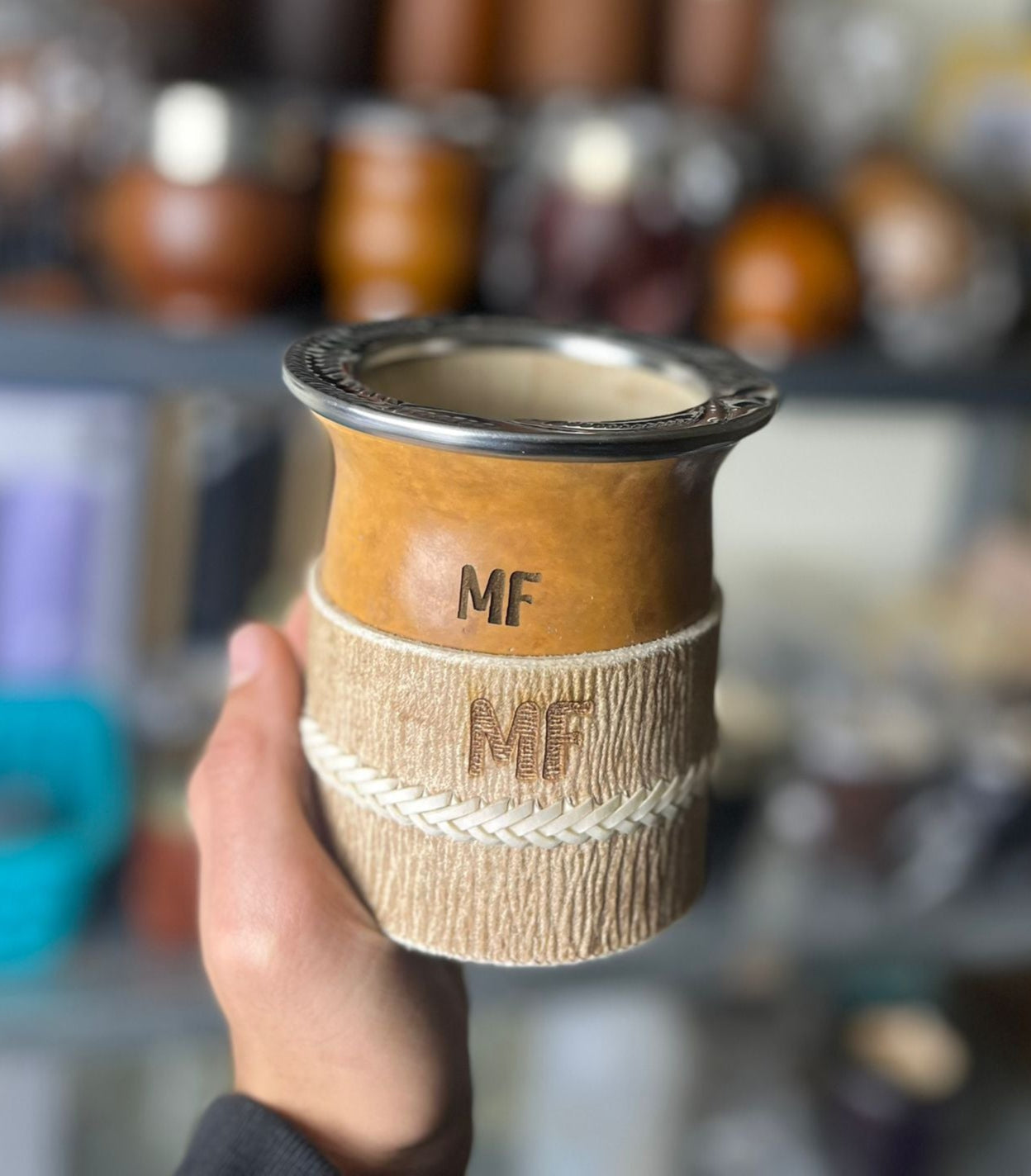 Mate camionero pulido virola acero Cincelado con posamate de cuero con costura