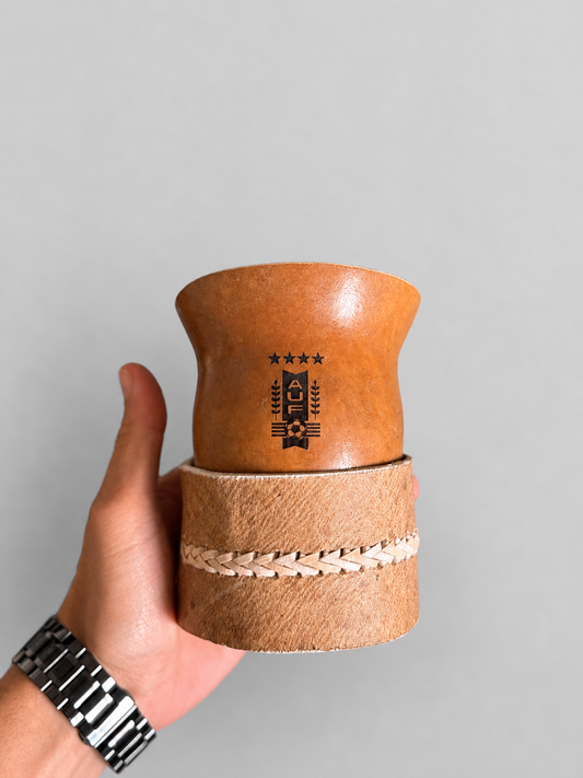 Mate criollo pulido + posamate cuero con costura