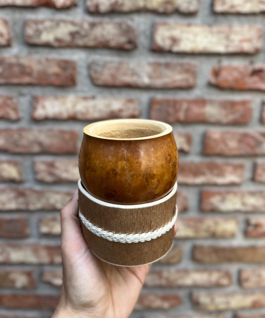 Mate común pulido + posamate cuero con costura