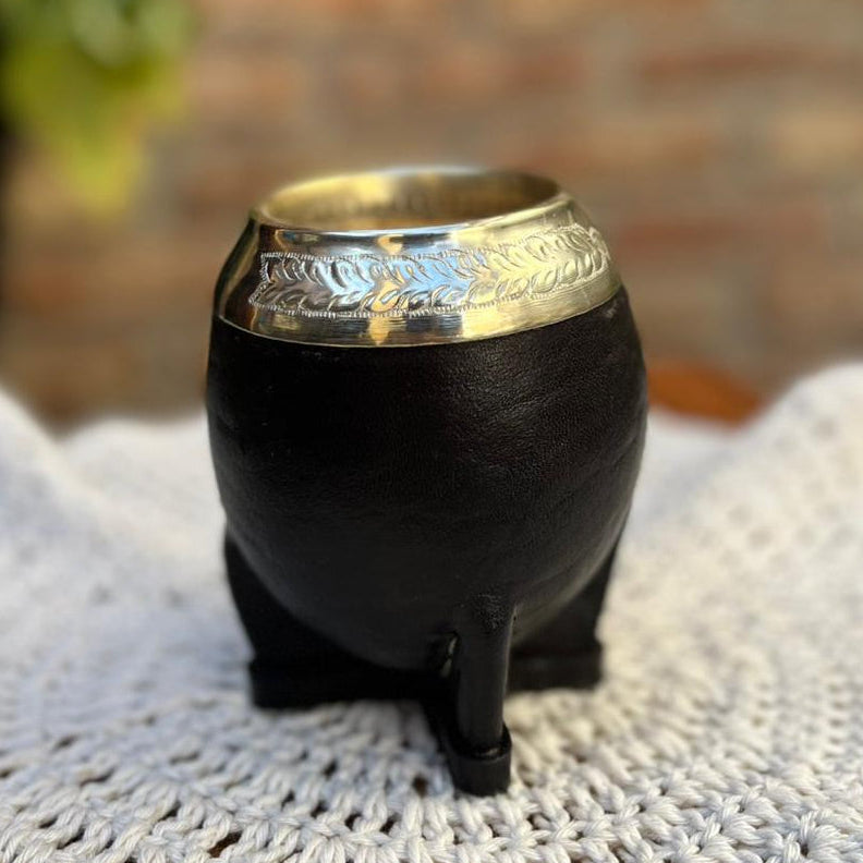 Mate torpedo forrado en cuero boquilla cincelada