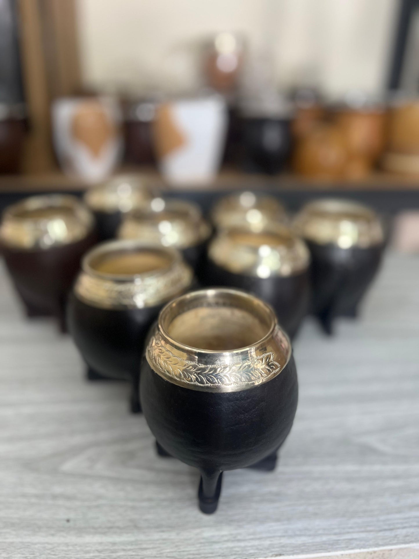 Mate torpedo forrado en cuero boquilla cincelada