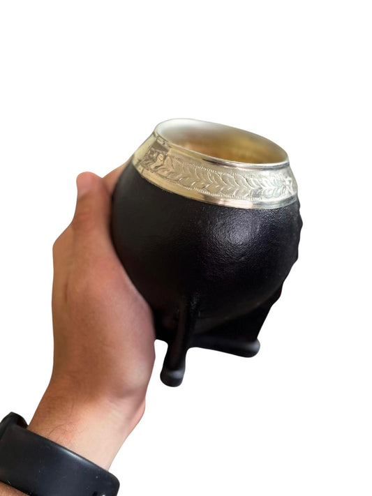 Mate torpedo forrado en cuero boquilla cincelada